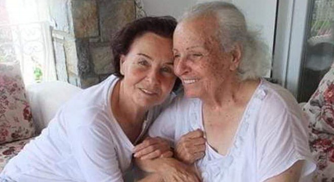 Fatma Girik in annesi vefat etti