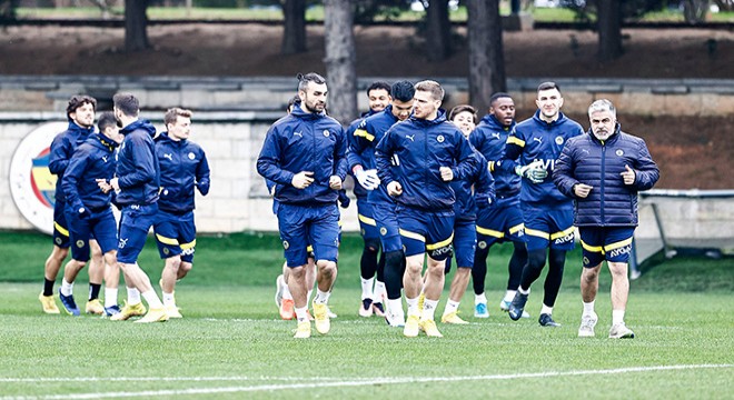 Fenerbahçe de derbi hazırlıkları sürüyor