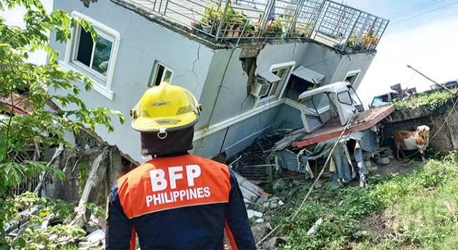 Filipinler’de 7 büyüklüğünde deprem