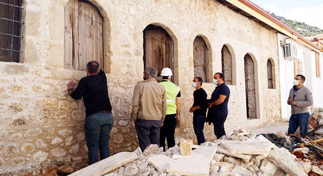 Finike deki eski binalar restore ediliyor
