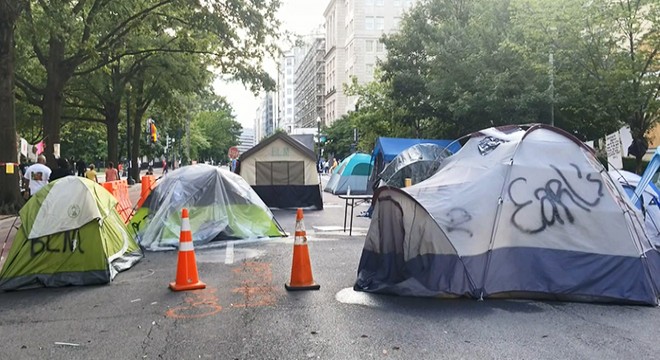 Floyd eylemcilerinden Beyaz Saray’da çadırlı protesto