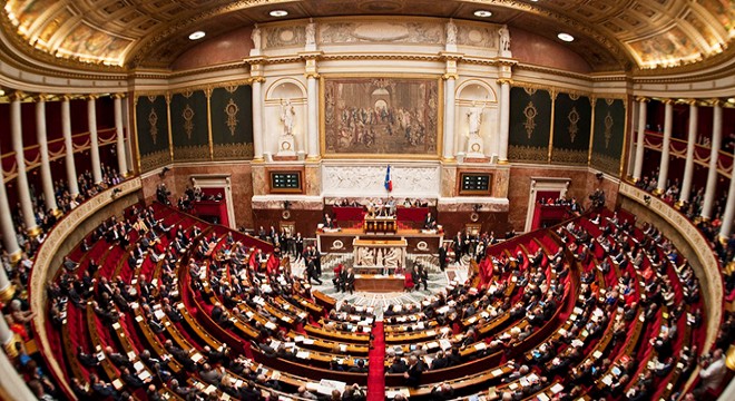 Fransa’da 16 emekli generalden meclise ‘iç savaş’ uyarısı