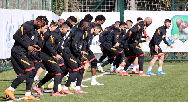 Galatasaray, Alanyaspor hazırlıklarına Antalya da devam etti