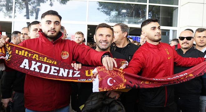 Galatasaray, Antalya da coşkuyla karşılandı