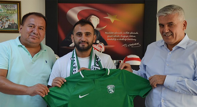 Galatasaraylı eski futbolcu Serik Belediyespor da