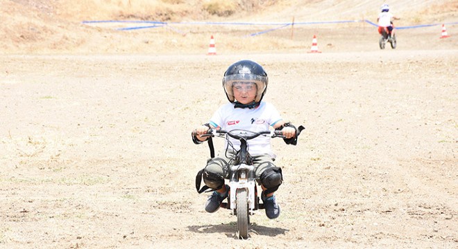 Geleceğin motokros şampiyon adayları Kumluca da yetiştiriliyor