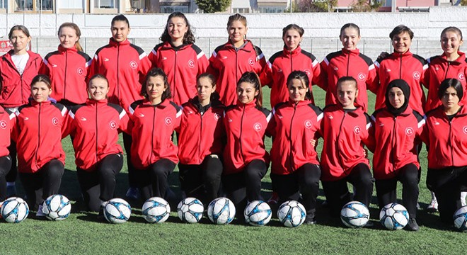 Gençlik ve Spor Kulübü Kadın Futbol Takımı çalışmalarına başladı