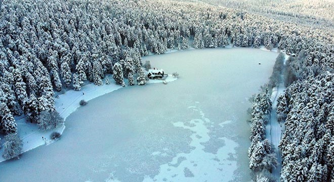 Gölcük Tabiat Parkı nda göl buz tuttu
