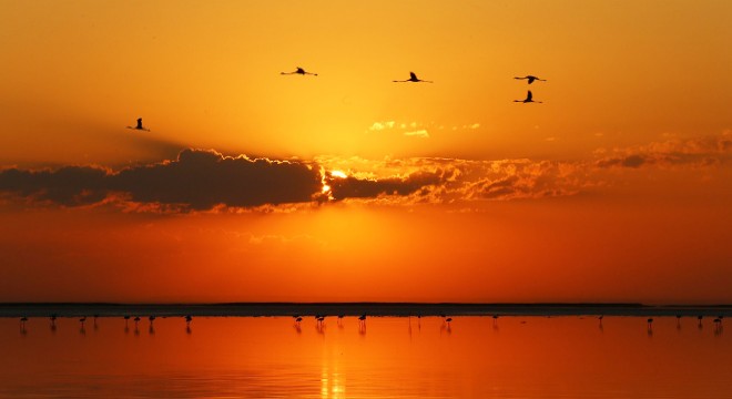 Gün batımında Tuz Gölü nün eşsiz güzelliği