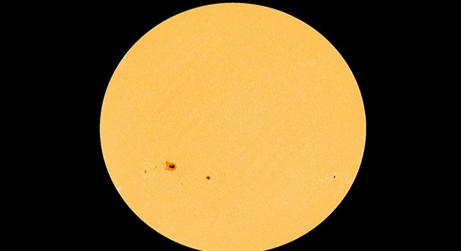 Güneş yüzeyinde Dünya’dan büyük  güneş lekeleri  görüntülendi