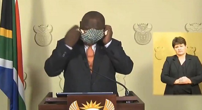 Güney Afrika Devlet Başkanı nın maske ile imtihanı kamerada