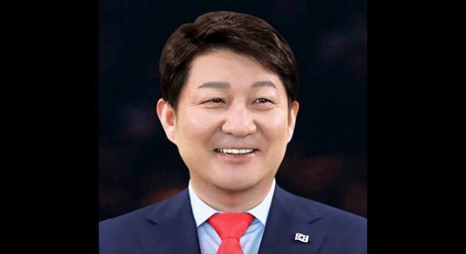 Güney Koreli Belediye Başkanı, aşı dolandırıcılığının kurbanı oluyordu