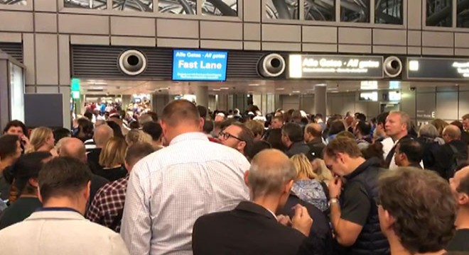 Hamburg Havaalanı’nda kaos