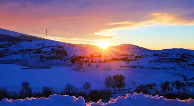 Hasan Dağı nda günbatımında kış güzelliği