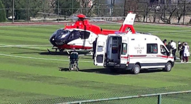 Hasta,ambulans helikopterle hastaneye taşındı