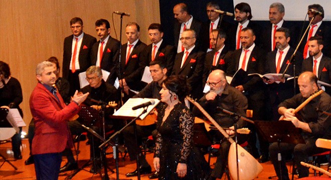 Hastane korosundan türkü konseri