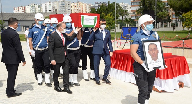 Hastanede yaşamını yitiren polis için Antalya da tören