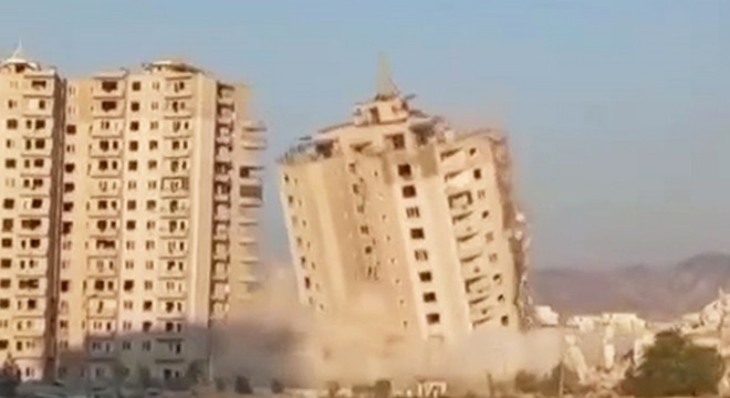 Hatay da 16 katlı rezidans dinamitle yıkıldı