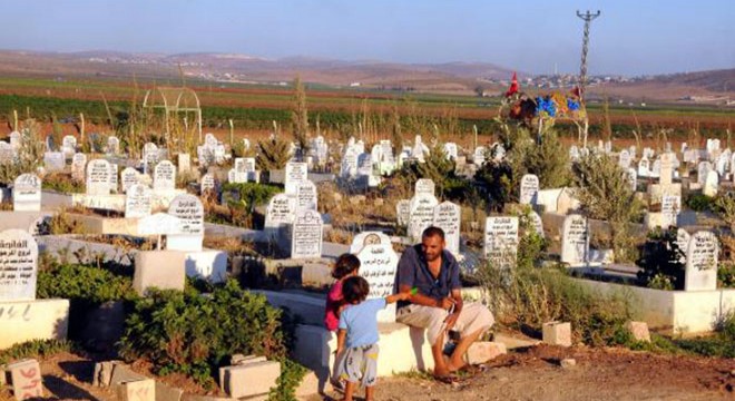 Hatay daki mezarlıklarda Suriyeliler için ayrı bölüm