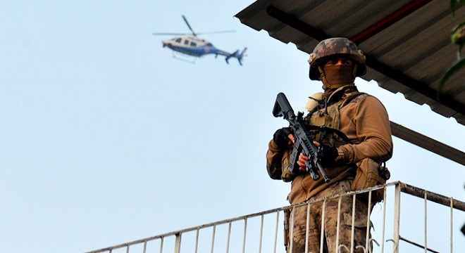 Helikopter destekli  çete  operasyonu: 30 gözaltı