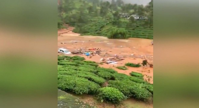 Sel ve toprak kaymalarında 22 kişi hayatını kaybetti