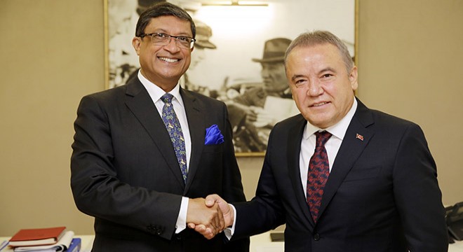 Hindistan ın Ankara Büyükelçisi Başkan Böcek i ziyaret etti