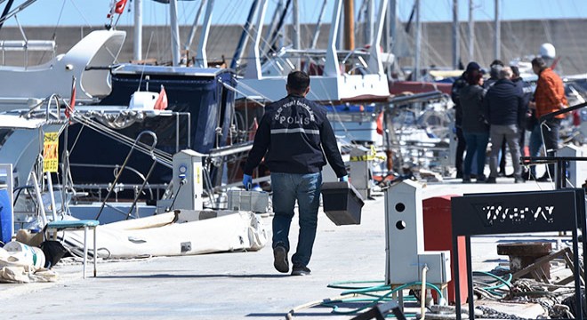 Hollanda vatandaşı, yaşadığı teknede ölü bulundu