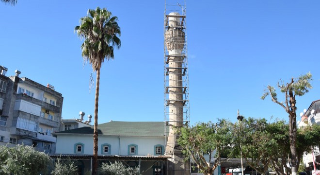 Hortumdan zarar gören minareler tamir ediliyor