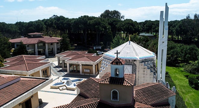 Hristiyan turistler  Hoşgörü Bahçesi nde İslamiyeti seçti