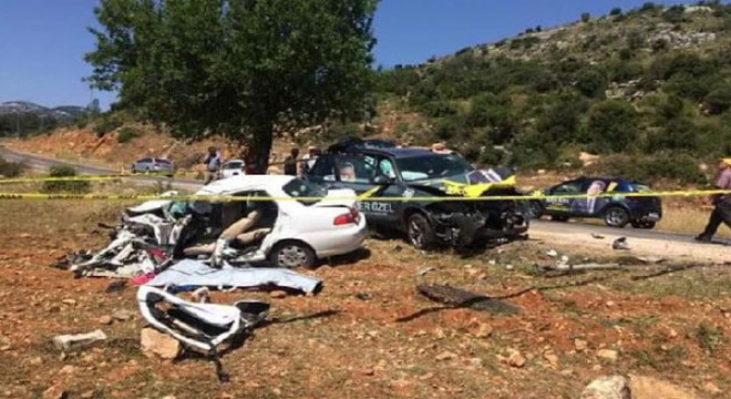 İYİ Parti adayının aracı otomobille çarpıştı: 1 ölü, 3 yaralı
