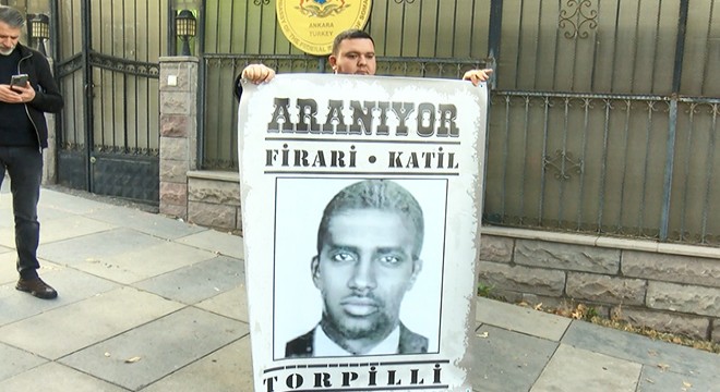İYİ Partili Çömez den Somali Büyükelçiliği ne  Aranıyor  afişi