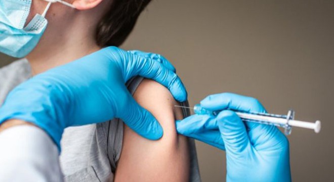 İki doz aşı Omicron üzerinde daha az etkili, 3. aşıya ihtiyaç var