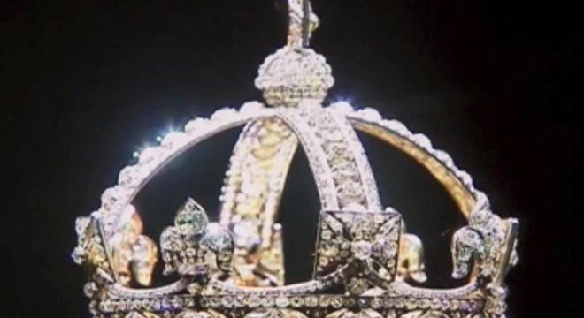 İngiliz Kraliyet ailesine ait mücevherlerin değeri açıklandı
