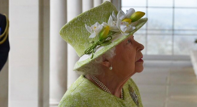İngiltere Kraliçesi 2 inci Elizabeth ten buruk doğum günü