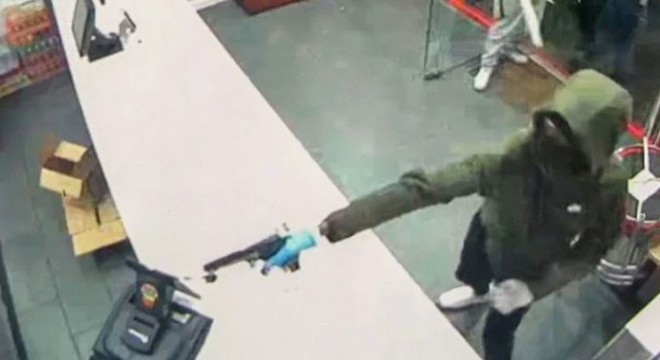 İngiltere’de kebapçı dükkanına silahlı saldırı