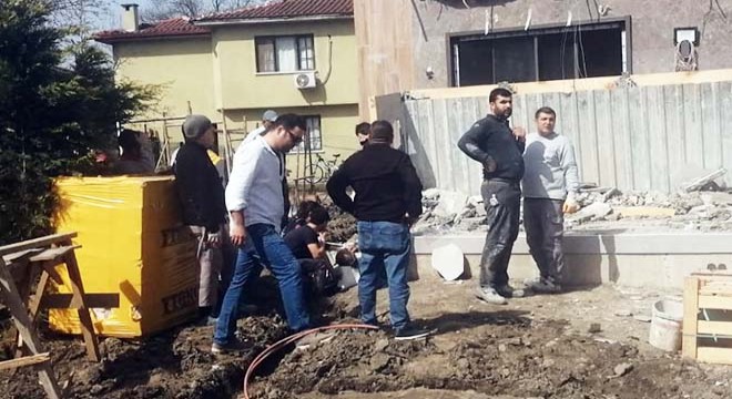 İnşaat halindeki evin balkonu çöktü: 4 işçi yaralı