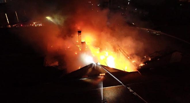 İplik fabrikasındaki yangın 3 buçuk saat sonra söndürüldü