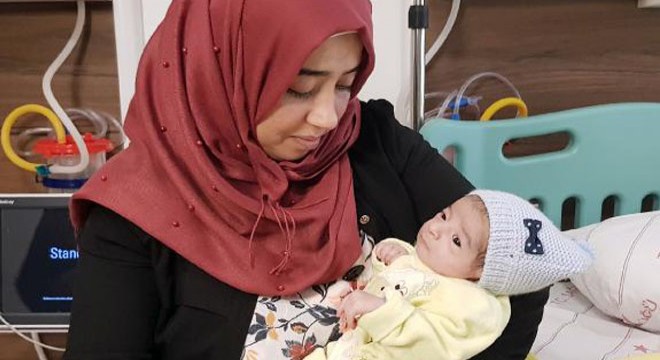 Iraklı bebek, ambulans uçakla getirildiği İstanbul’da şifa buldu