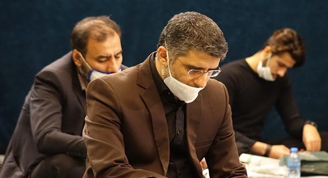İran’da camiler ibadete açıldı
