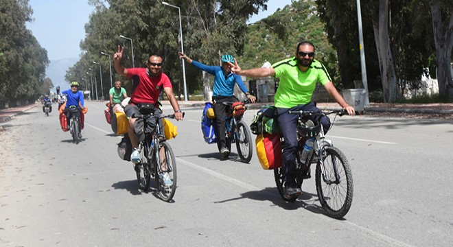 İranlı bisikletlilerden Türkiye de 450 kilometre hedefi