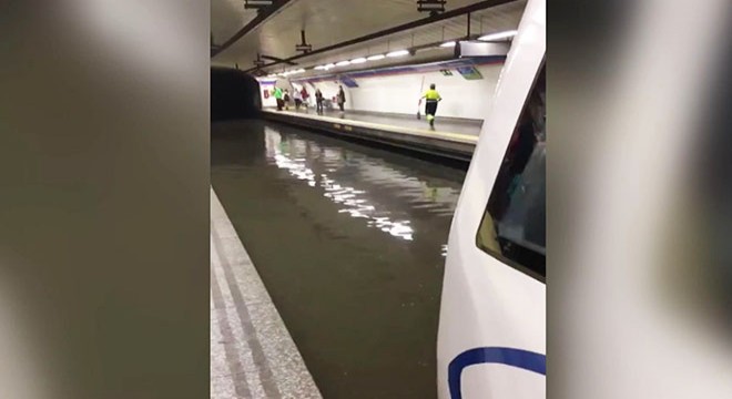 İspanya’da metro istasyonları sular altında kaldı