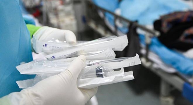 İspanya’da son 24 saatte koronavirüsten 523 ölüm