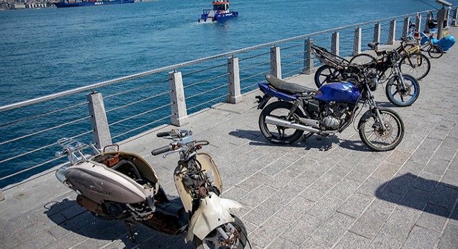 İstanbul Boğazı ndan motosiklet bile çıktı