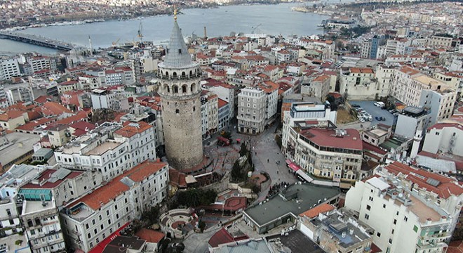 İstanbul da meydanlar boş kaldı