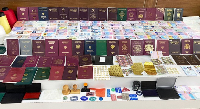İstanbul da  sahte pasaport  operasyonu