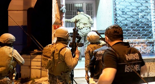 İstanbul’da uyuşturucu satıcılarına şafak operasyonu