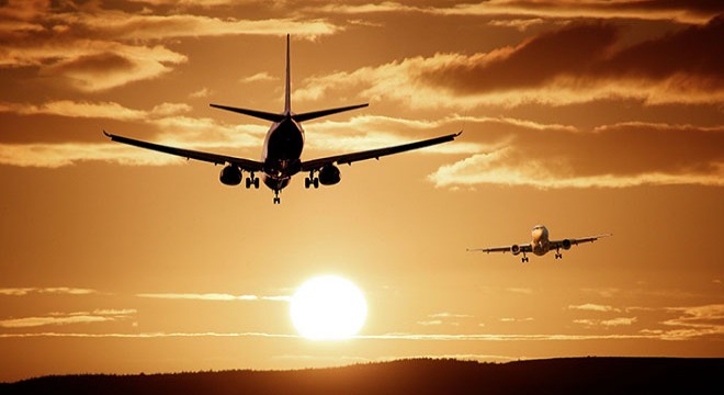 İsveç, kirlilik yaratan uçaklar için havaalanı ücretlerini artıracak