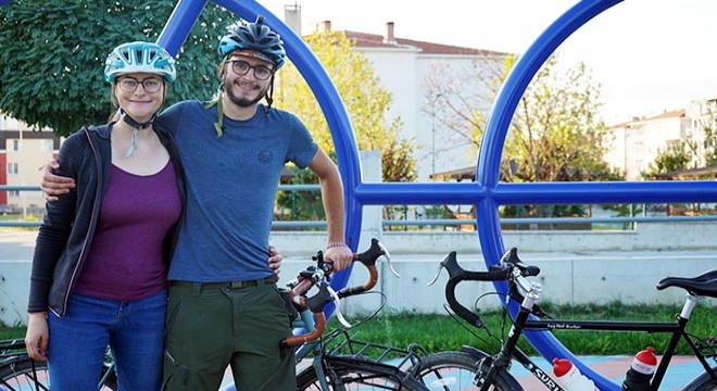 İsviçre den bisikletle dünya turuna çıktılar