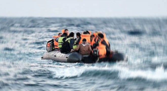 İtalya’da mültecileri taşıyan bot battı 13 kişi öldü