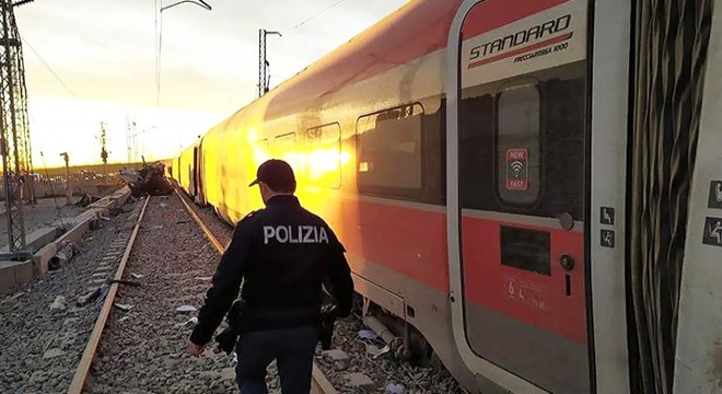 İtalya’da tren, demiryolu işçilerine çarptı: 5 ölü